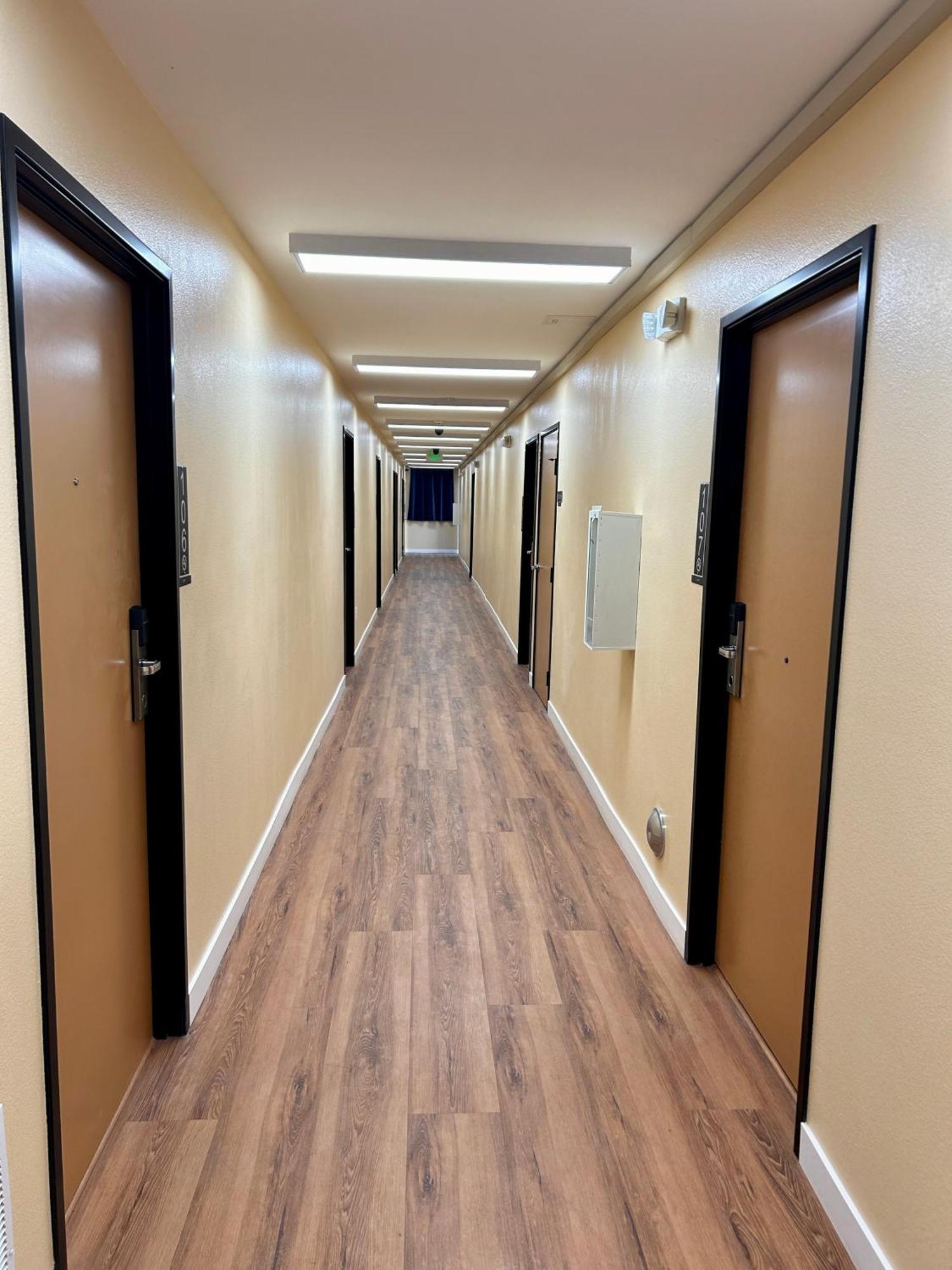Star Inn Hotel Maywood ภายนอก รูปภาพ