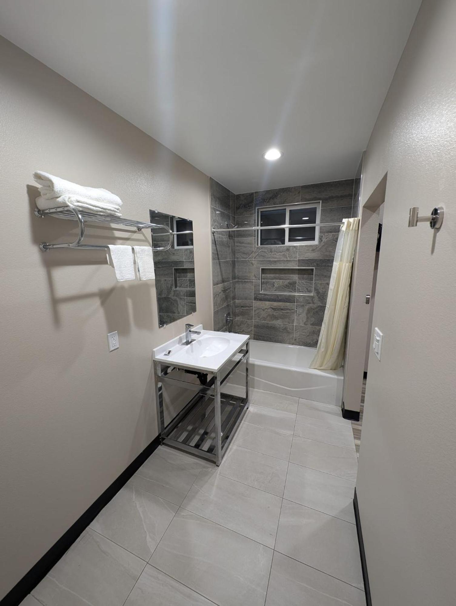 Star Inn Hotel Maywood ภายนอก รูปภาพ